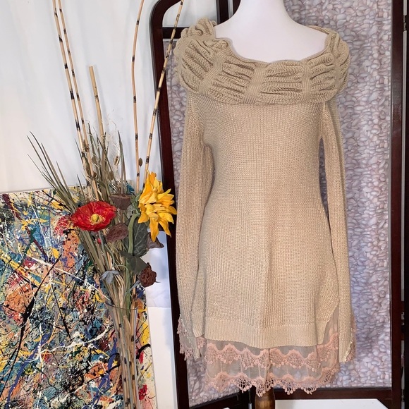 Ryu tan knit sweater dress. - Picture 2 of 8